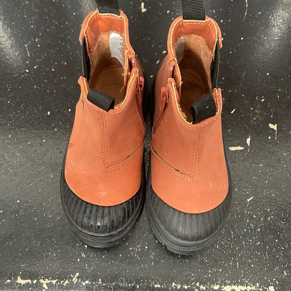 Girls boots